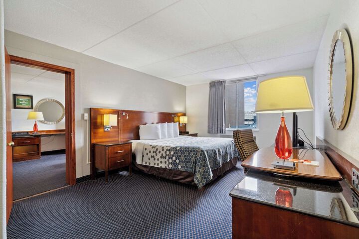 Room 11 of 31