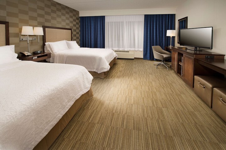 Room 13 of 32