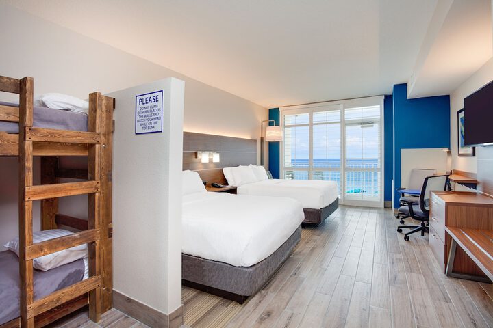 Holiday Inn Express & Suites Panama City Beach - Beachfront by IHG