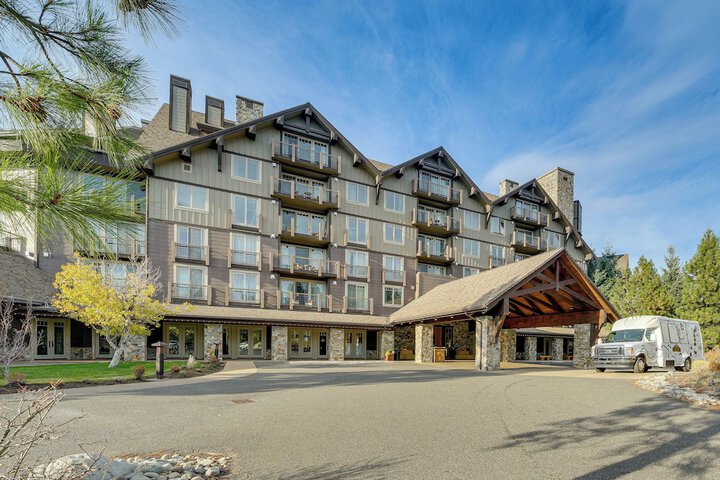 Mountain Views & Pool Access: Cle Elum Condo!