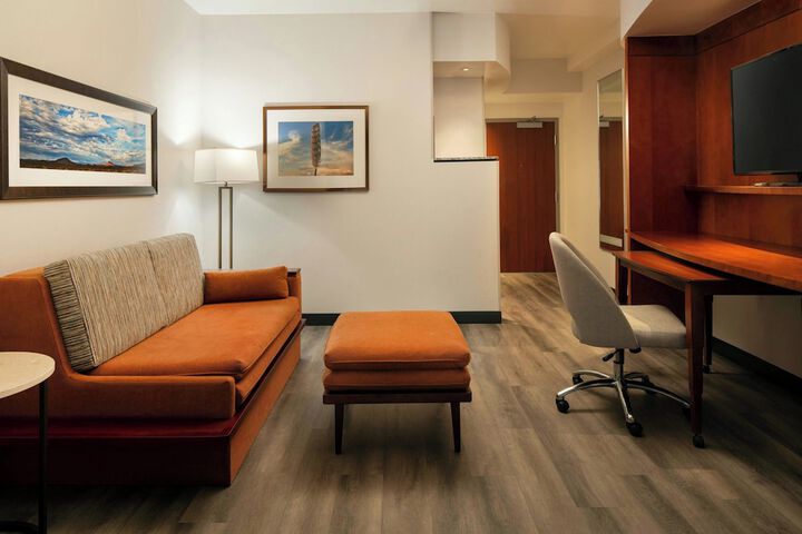 Room 26 of 65