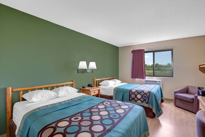 Super 8 by Wyndham Ticonderoga