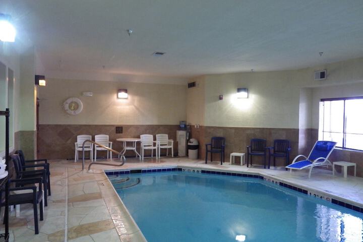 Comfort Inn Crystal Lake - Algonquin