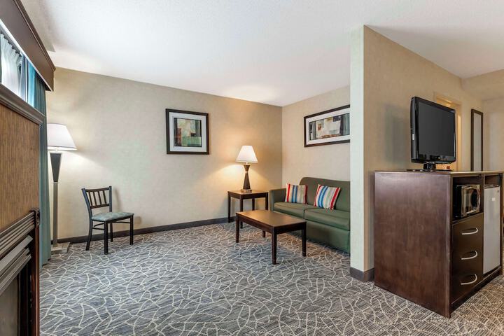 Room 26 of 40