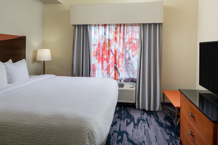 Room 15 of 40