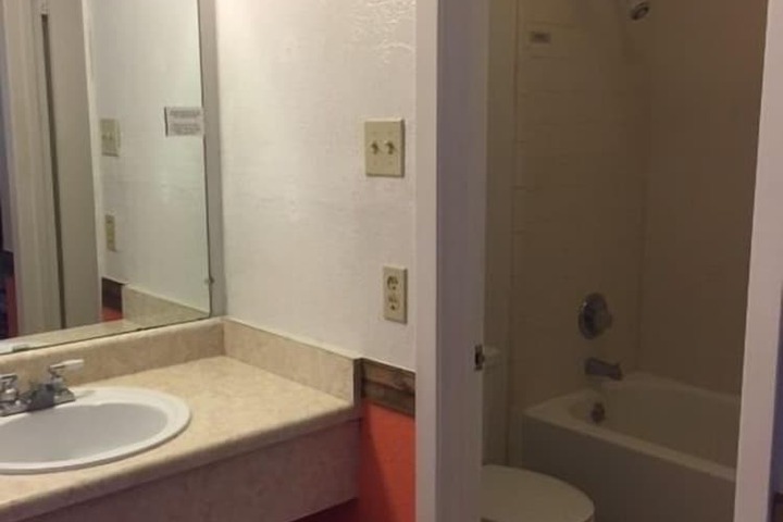Room 12 of 17