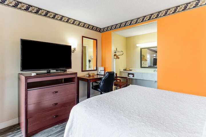 Room 21 of 28