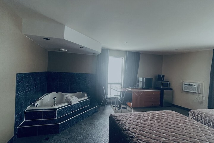 Falcon Motel Brossard