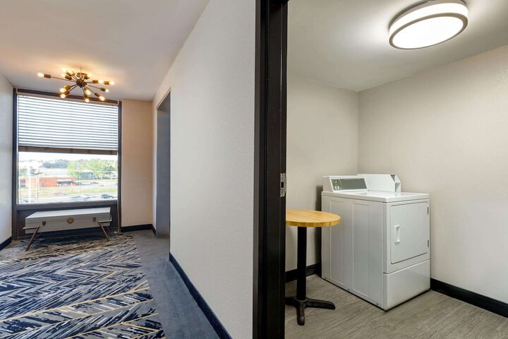 Room 33 of 70