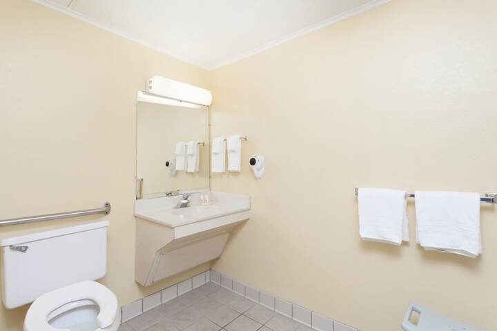 Room 7 of 14