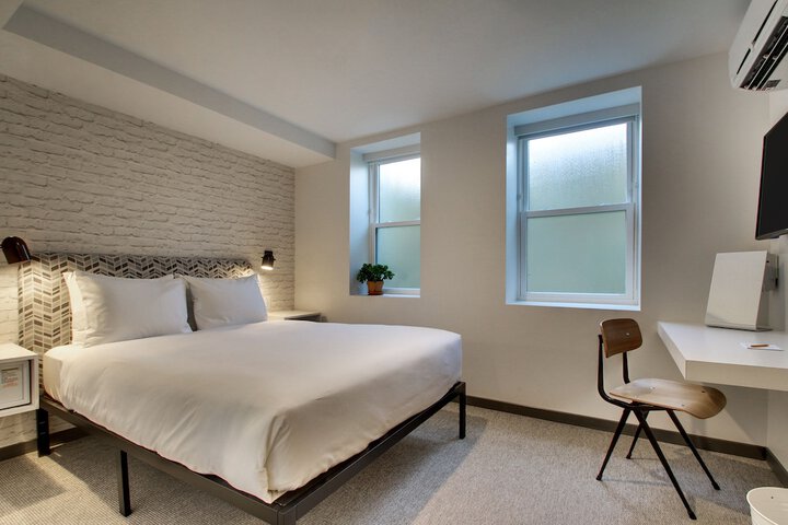 Room 71 of 111