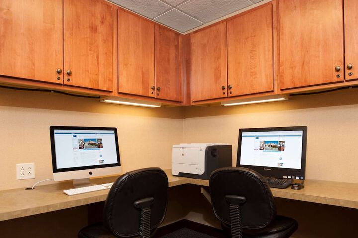 Business Center 38 of 38