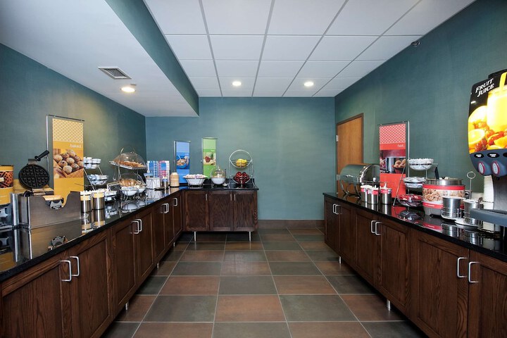 Breakfast/Coffee Service 40 of 44