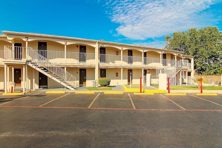 Hotel 7 of 48