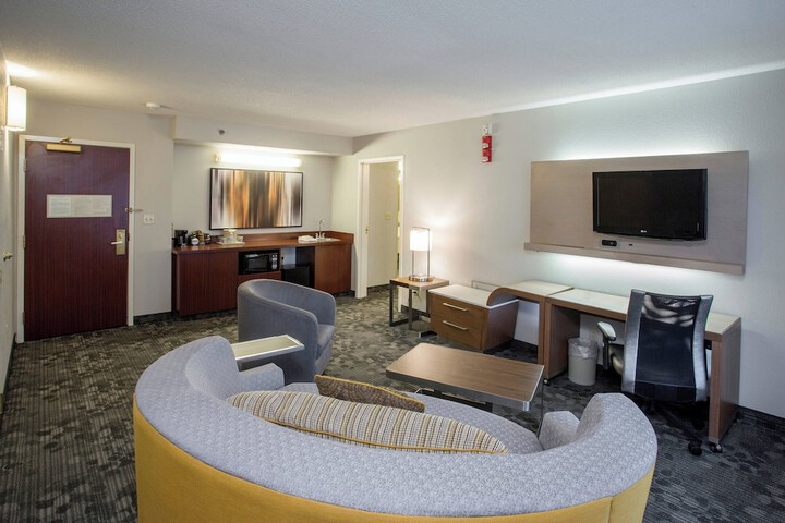 Room 19 of 53