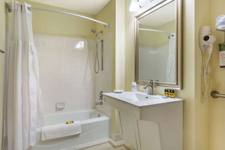 Room 8 of 39