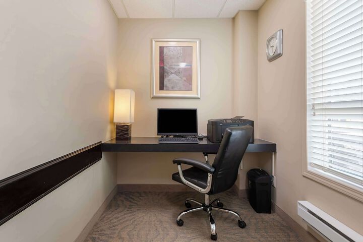 Business Center 47 of 47