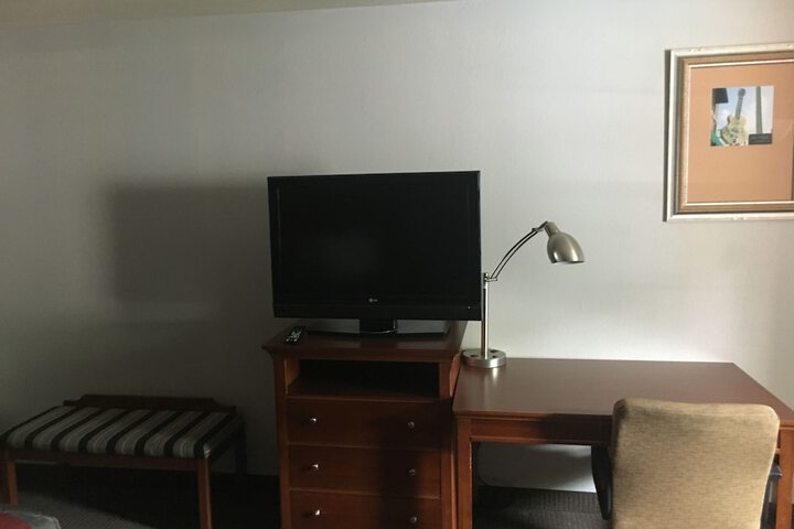 Room 7 of 11