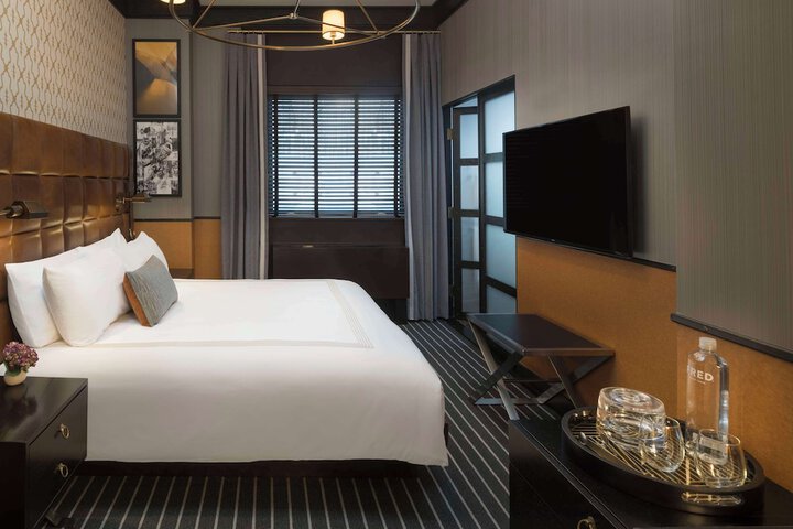 Room 26 of 61