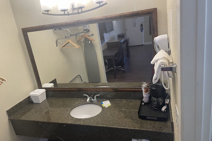 Room 26 of 33