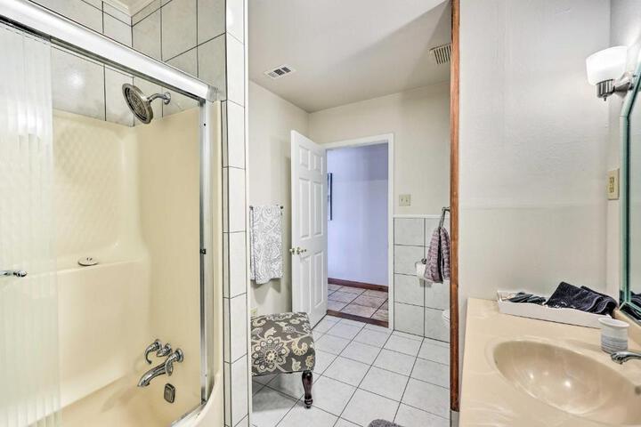 Private Pool: Lakefront Home in Hot Springs!