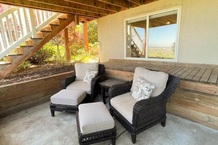 City View Retreat 2 BR 1 B