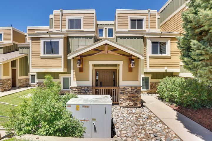 Ski Getaway! Mtn-view Condo Near Keystone Resort