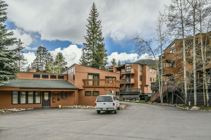 Hotel 4 of 50