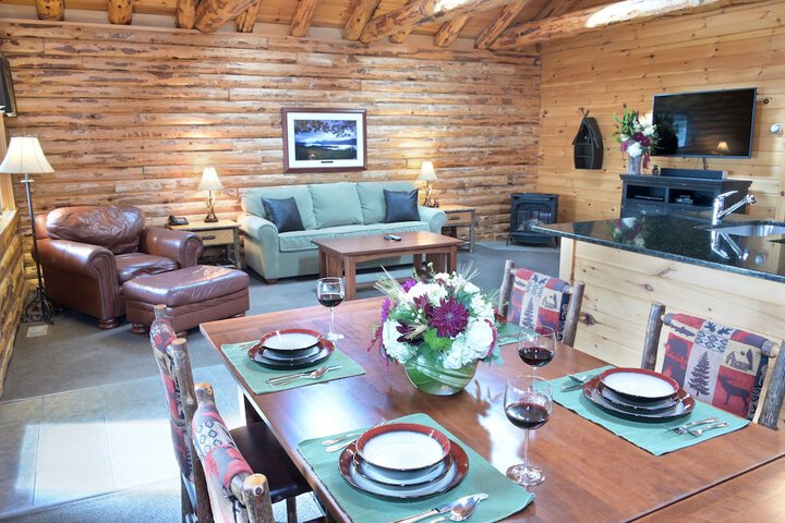 Lodges at Cresthaven