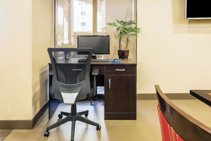 Business Center 60 of 60