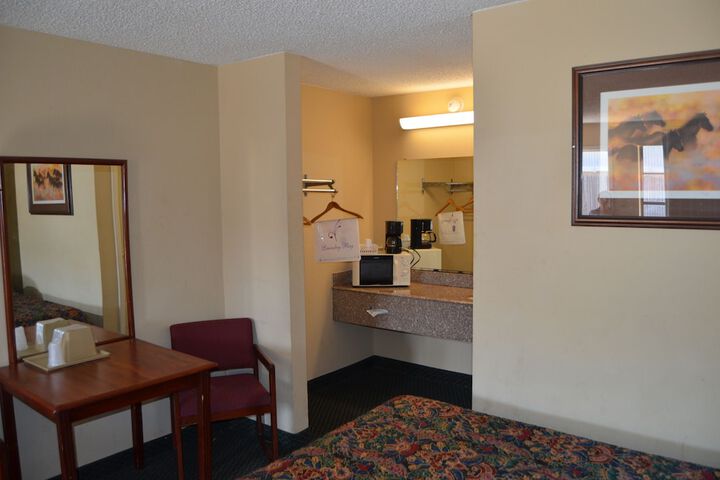 Room 25 of 40