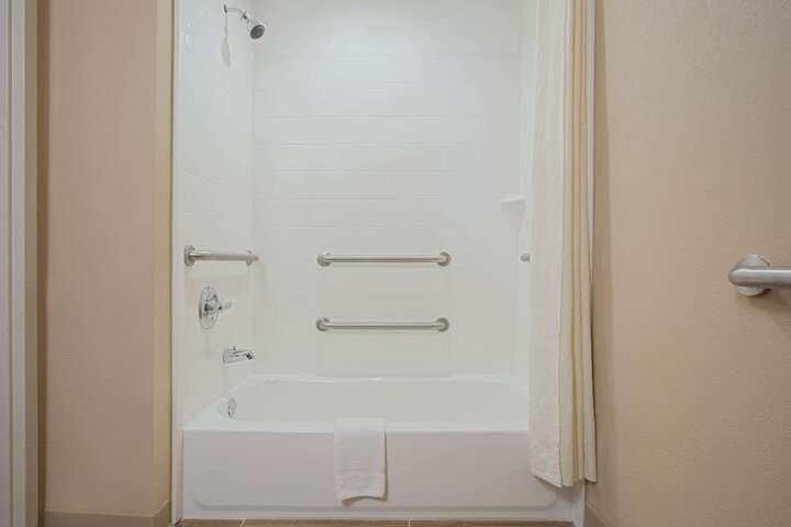 Room 15 of 16