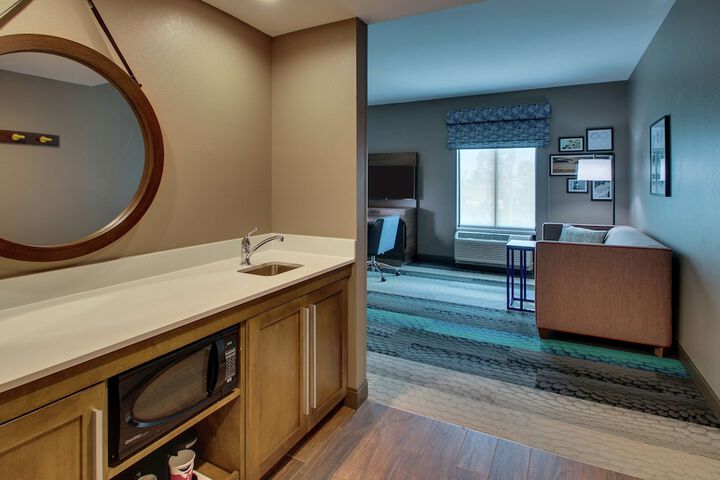 Lounge 49 of 60