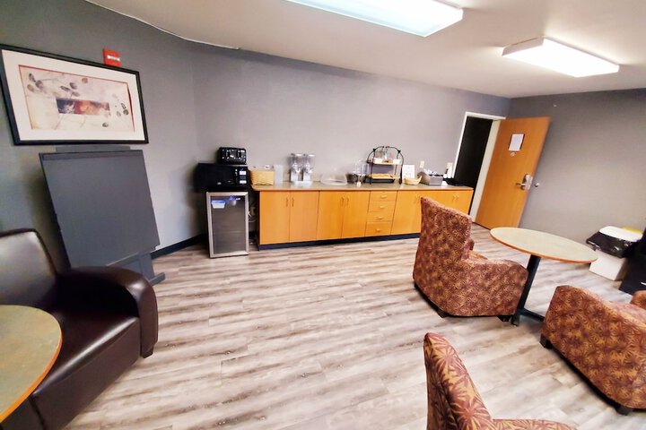 Americas Best Value Inn & Suites Racine