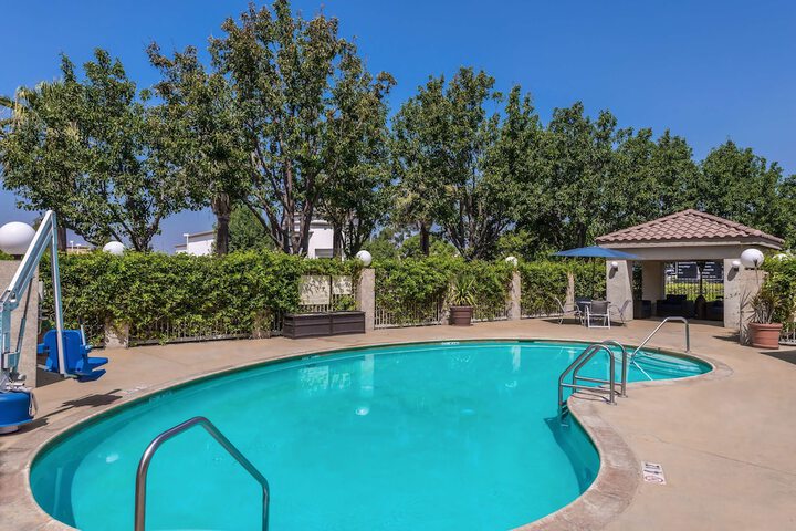Pool 7 of 65