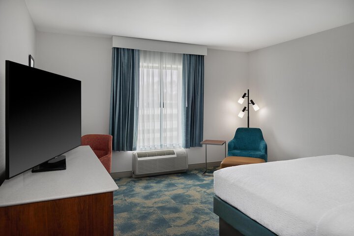 Hampton Inn & Suites Detroit / Troy