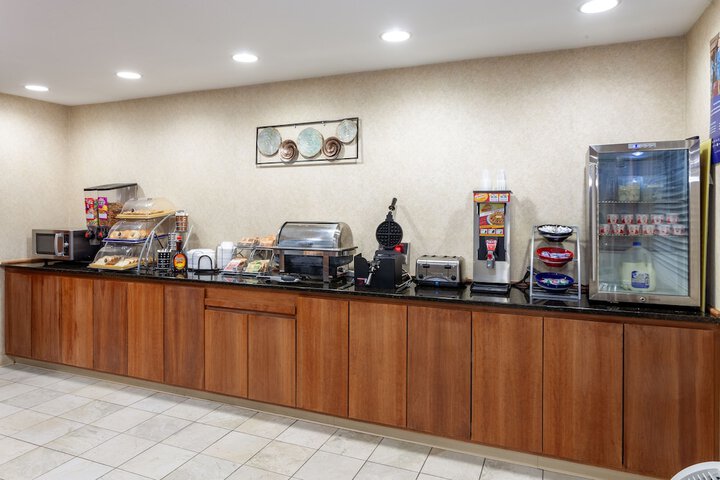 Breakfast/Coffee Service 23 of 30