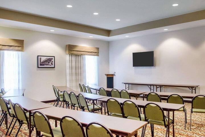 Sleep Inn & Suites Parkersburg - Mineral Wells