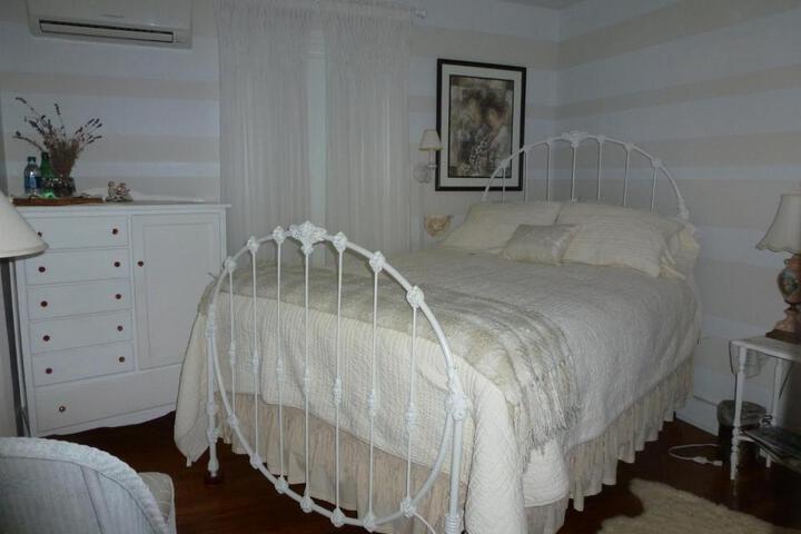 Back INN Time B & B