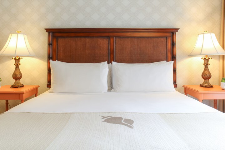 Oxford Suites Pismo Beach
