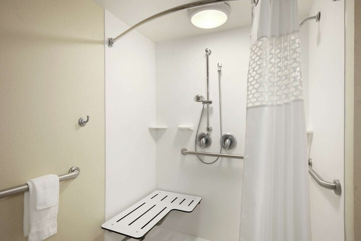 Room 16 of 27