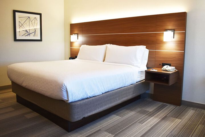 Holiday Inn Express & Suites Albany by IHG