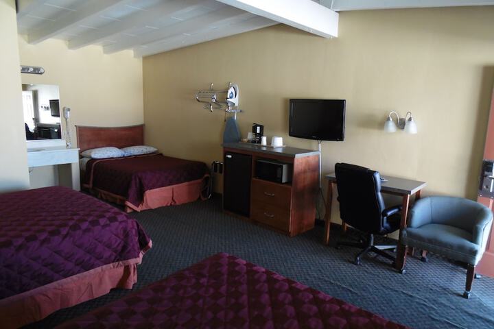 Room 25 of 33