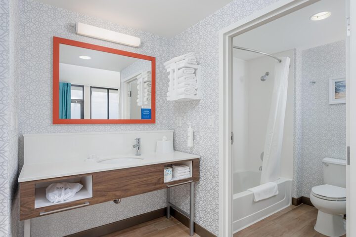 Hampton Inn & Suites Orange Beach / Gulf Front
