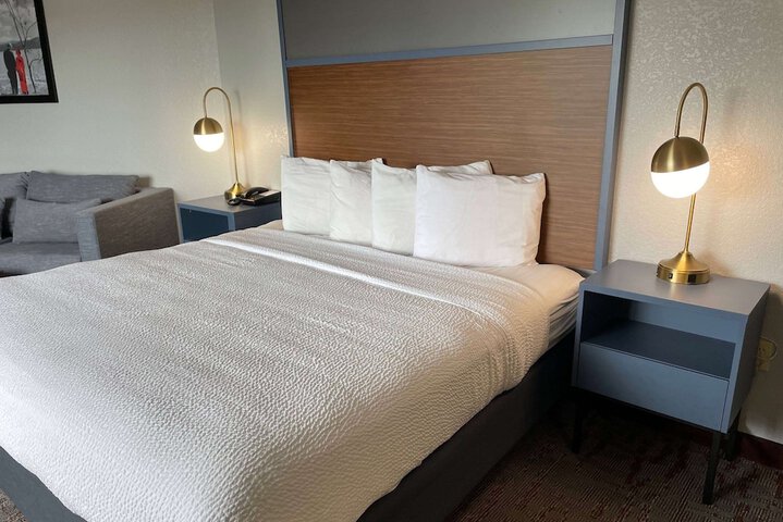 Room 37 of 70