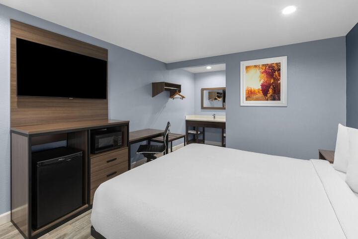 Days Inn by Wyndham Arroyo Grande / Pismo Beach