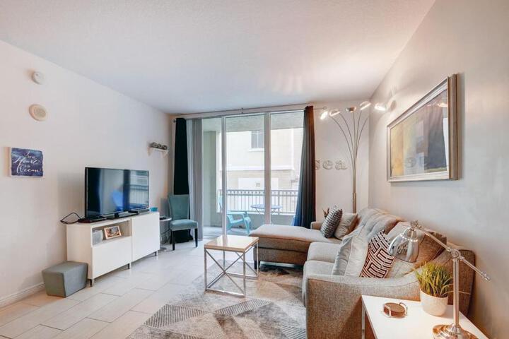 Amazing one-bedroom in Casa Costa!BEACH PASS INC!