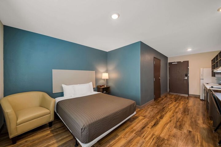 Room 9 of 23