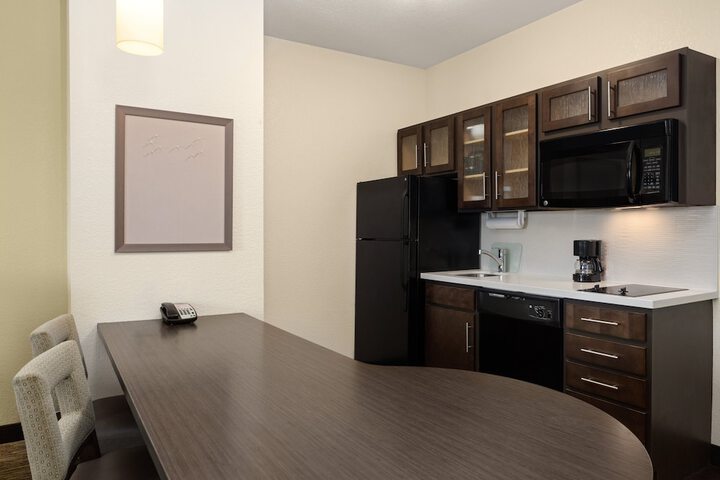 Room 17 of 37
