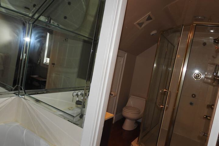 Room 13 of 29